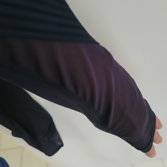 Athleta Leggings Lot of 1 Navy & 1 Black Salutation  & Side Stripe Size XXS - Picture 4 of 4